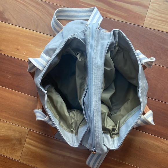 ⛔️DONATED⛔️ Pottery Barn Kids Classic Diaper Bag Gray Unisex - Picture 5 of 16